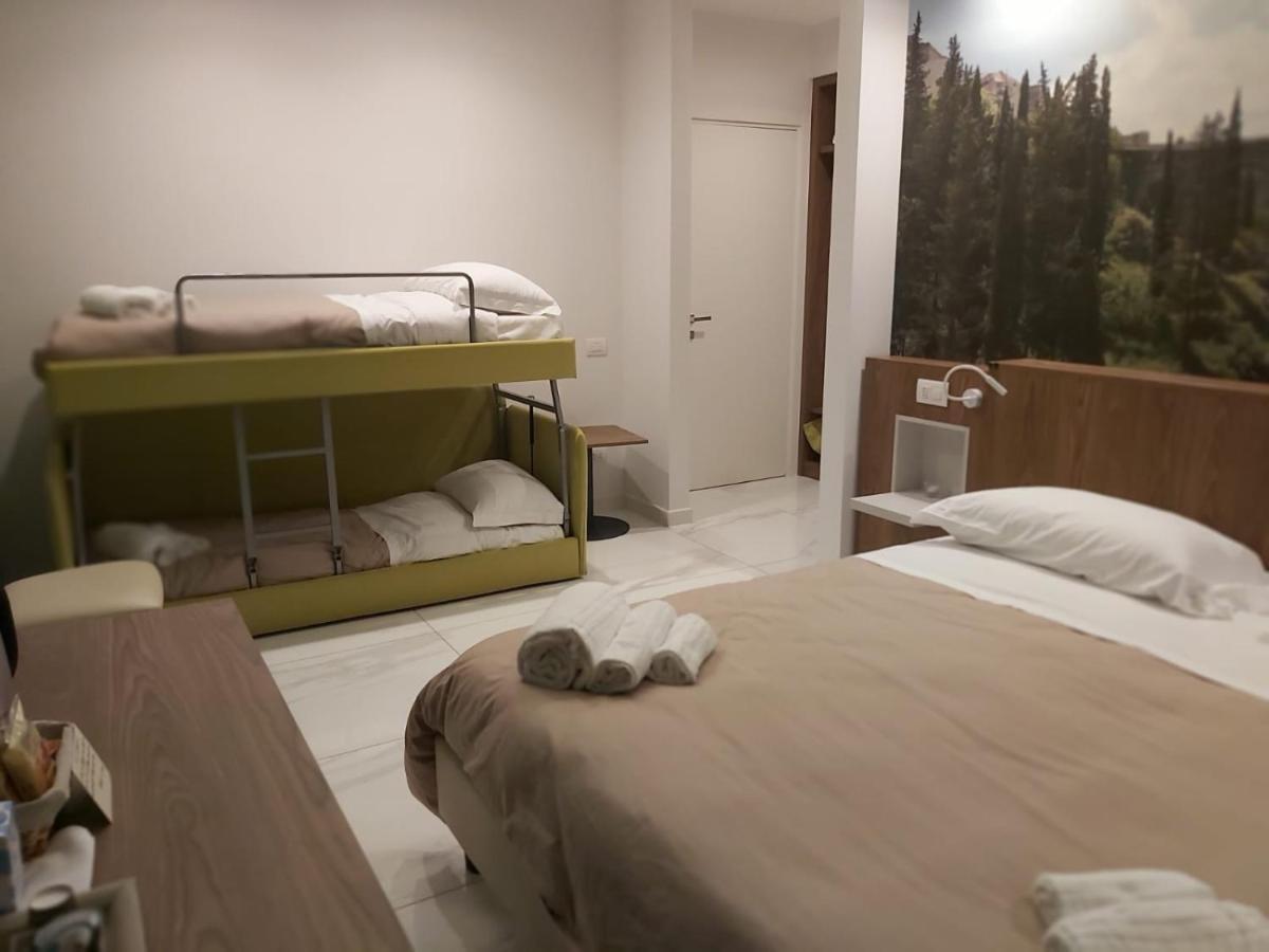 Le 2 Gravine Hotel Matera Bagian luar foto